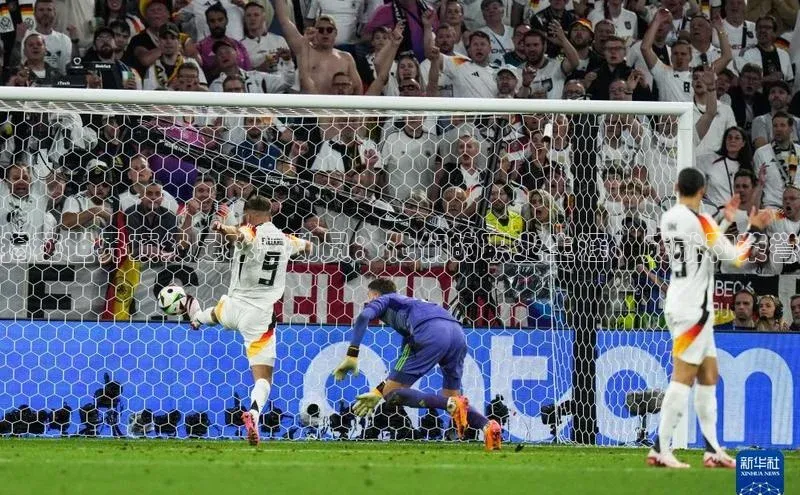 ng.28注册官网同程揭秘世界顶级足球运动员：他们的职业生涯、成就和荣誉